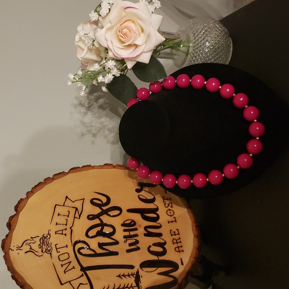 Gild tone and lucite bead necklace
